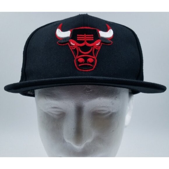 Chicago Bulls Six Time NBA Finals Champions Pro Standard Black Snapback Hat Cap - Picture 3 of 16